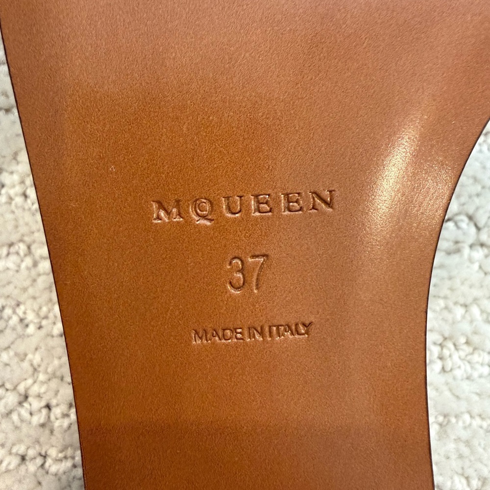 Alexander McQueen T Bar leather slide sandals 37 $790 new in box blush silver - Picture 6 of 9